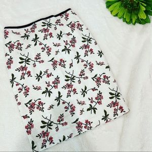 Vintage Ann Taylor size 2 pencil skirt pink floral on white